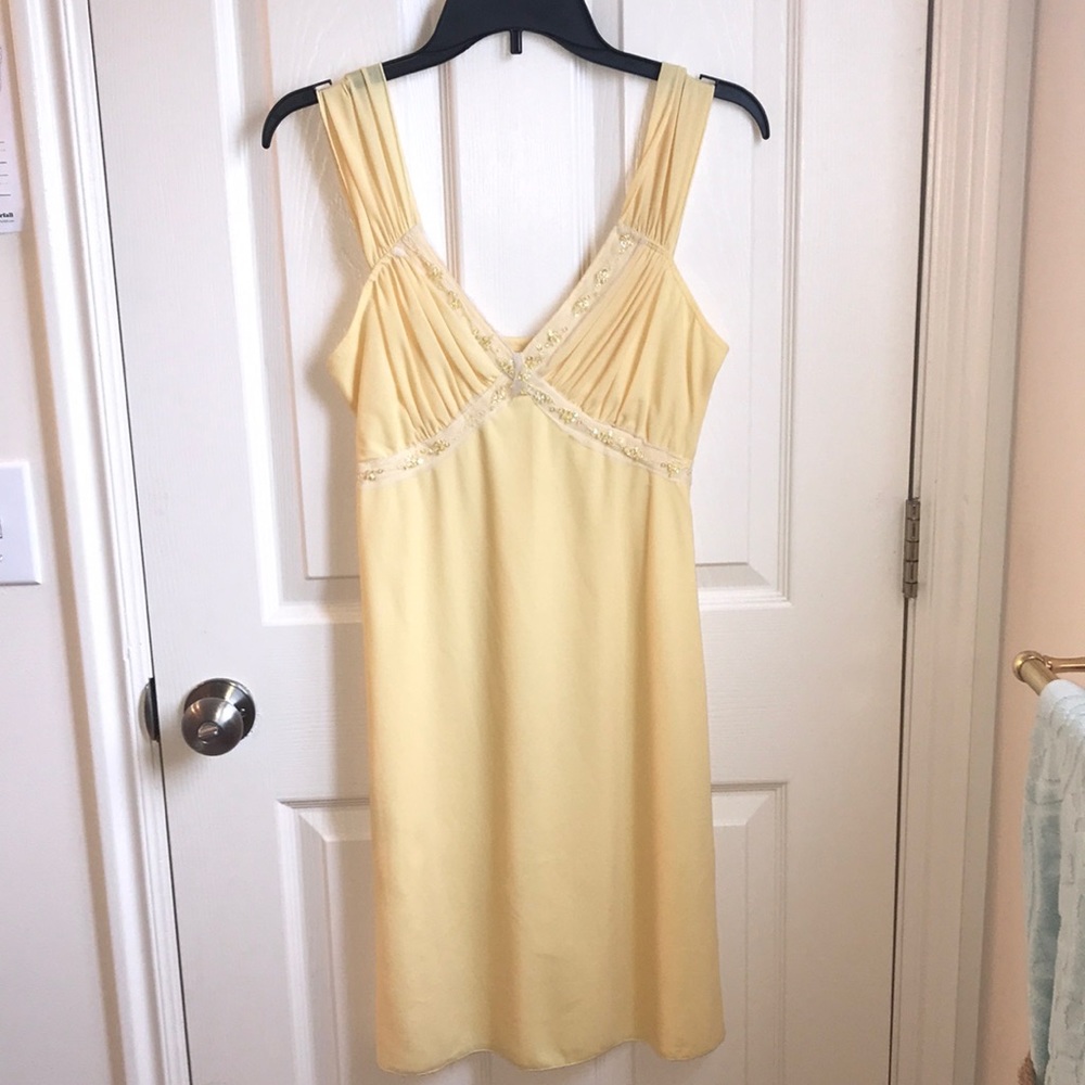 Yellow polyester dress with sequins